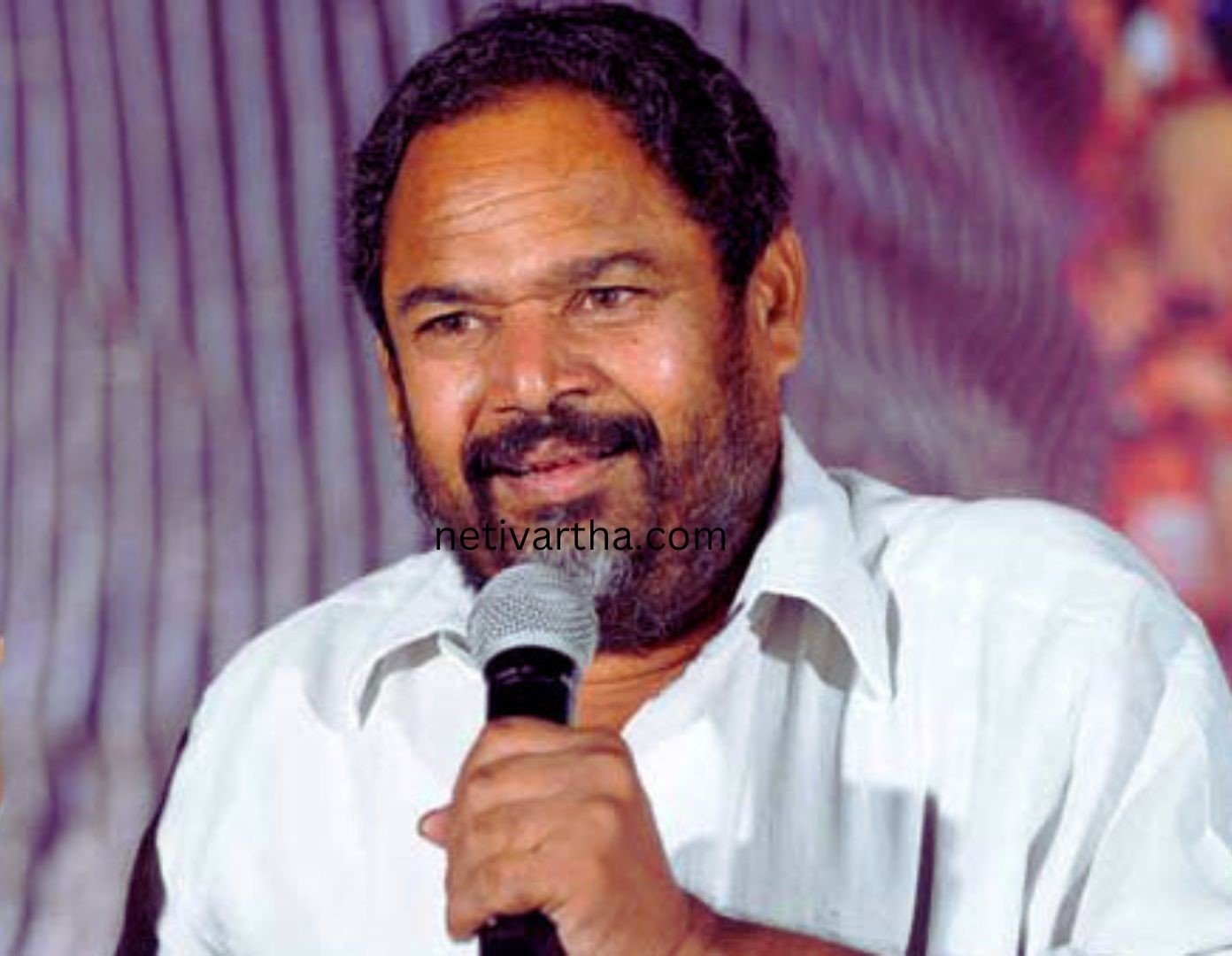 స్వల్ప అస్వస్థత కు గురైన ఆర్ నారాయణ మూర్తి... నిమ్స్ లో చేరిక